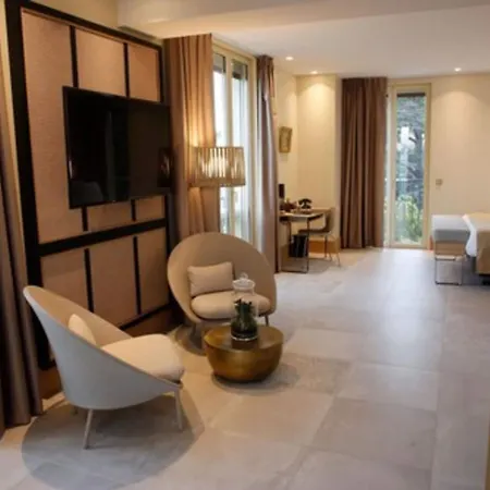 Splendid Hôtel&spa Hotel